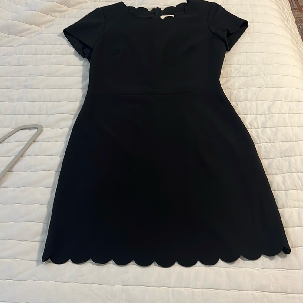 Black scalloped hem and neckline dress | size Medium